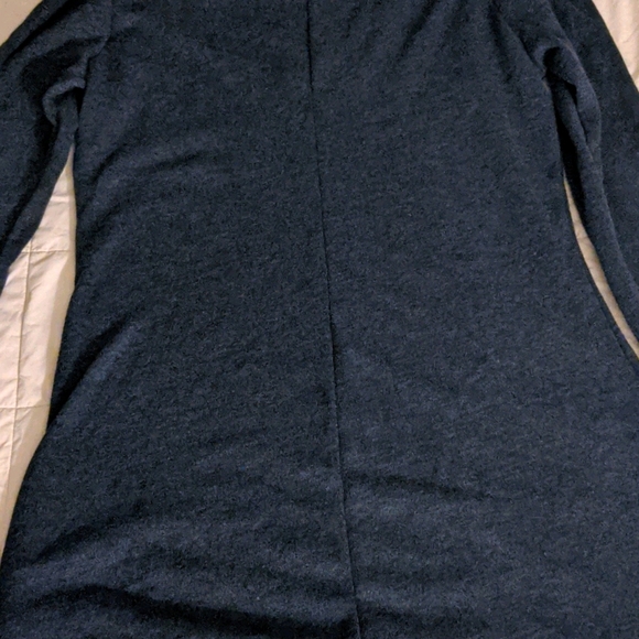 Victoria Secrets women's pullover - Picture 8 of 8